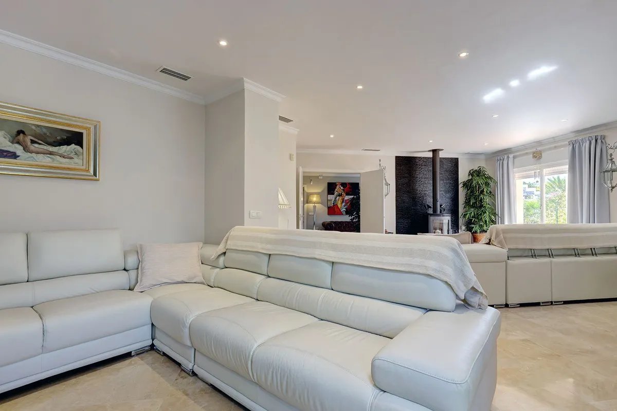 70a1c549-f237-4e00-b675-4553c58863a3