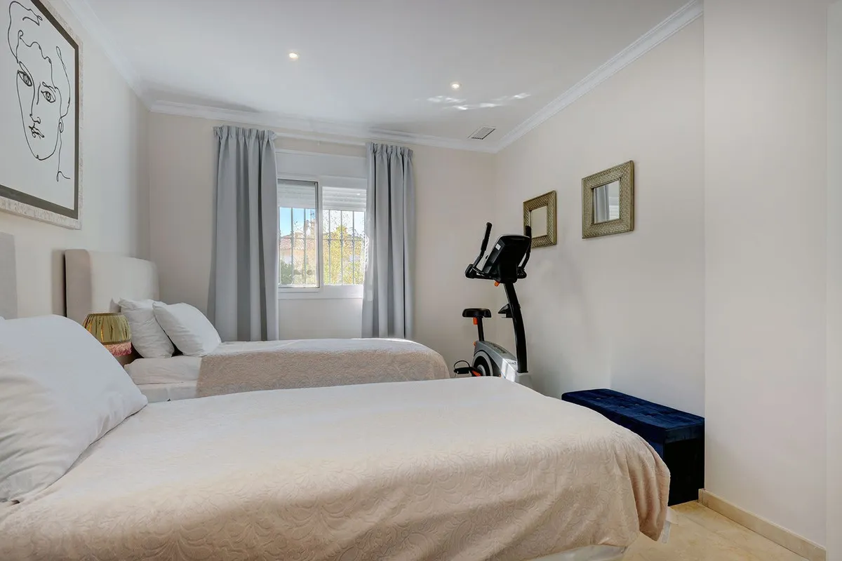 7f075e81-4b87-4bb1-b2a1-adc64d1c8eea