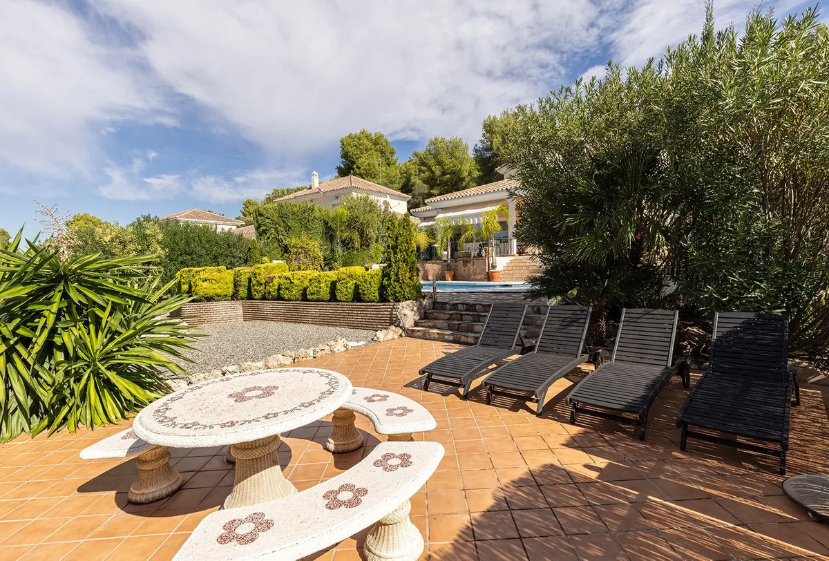 83762571-7e1b-4bb2-b951-e2132b12c011