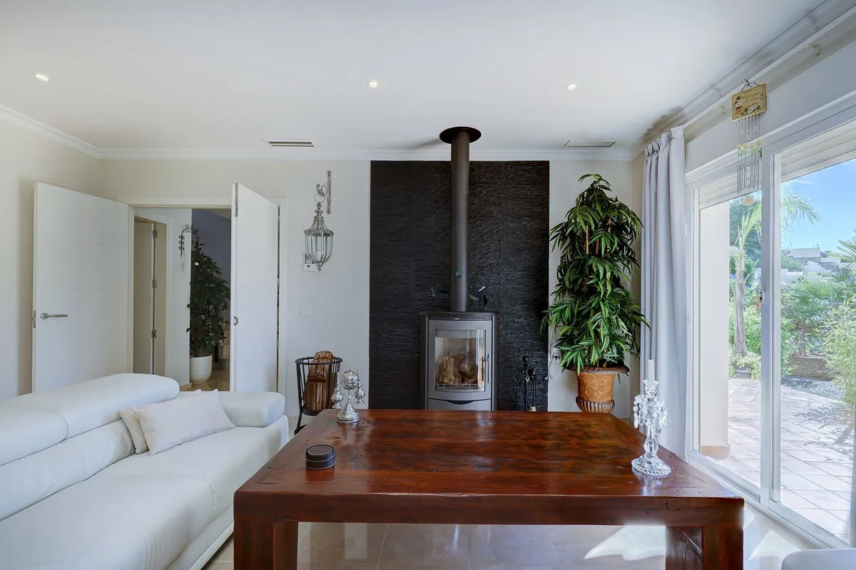 852b7915-ea65-4b1e-a196-ec59467eab64