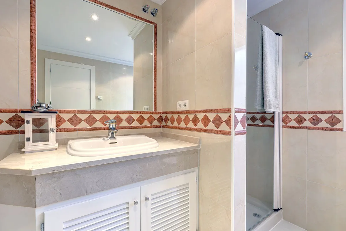 a9b03043-e874-4fc8-a95c-d66837fb79d2