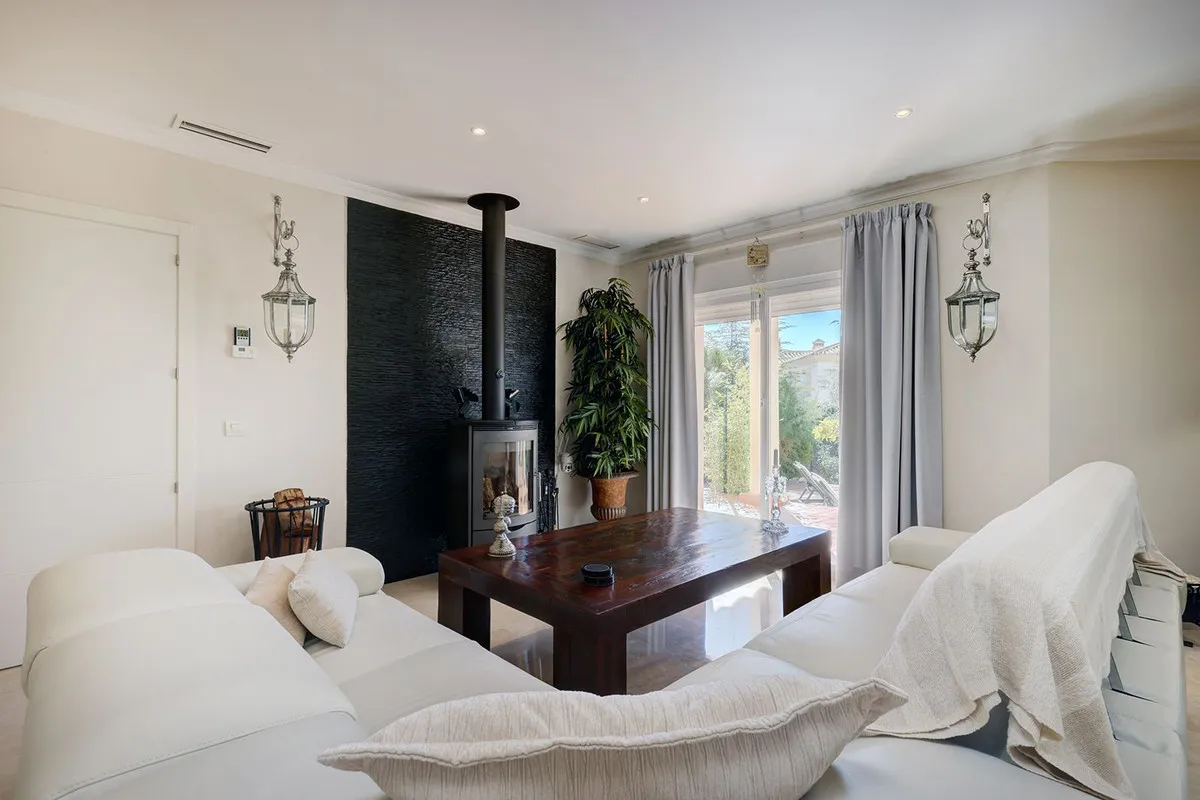 c0e1e95b-5f65-4df0-8cf1-43c7b2ed141e