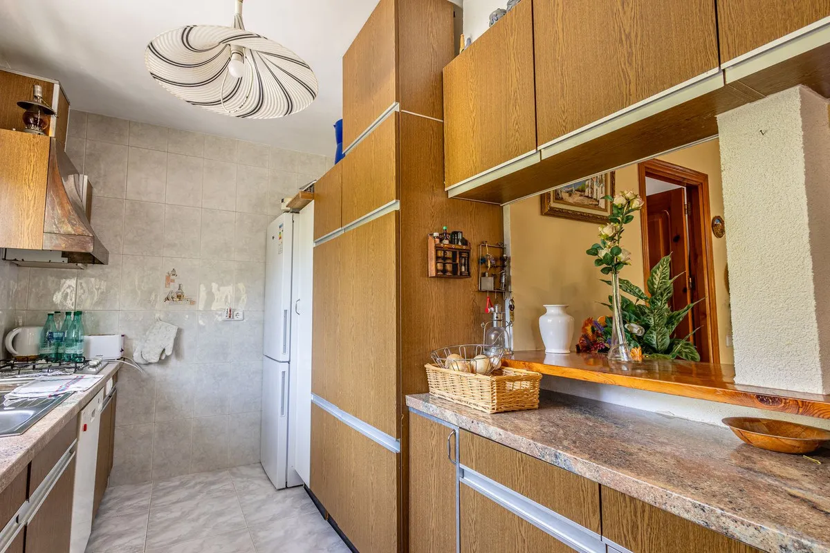 9f1d4272-9373-4ec2-8600-79aaff9ba53f