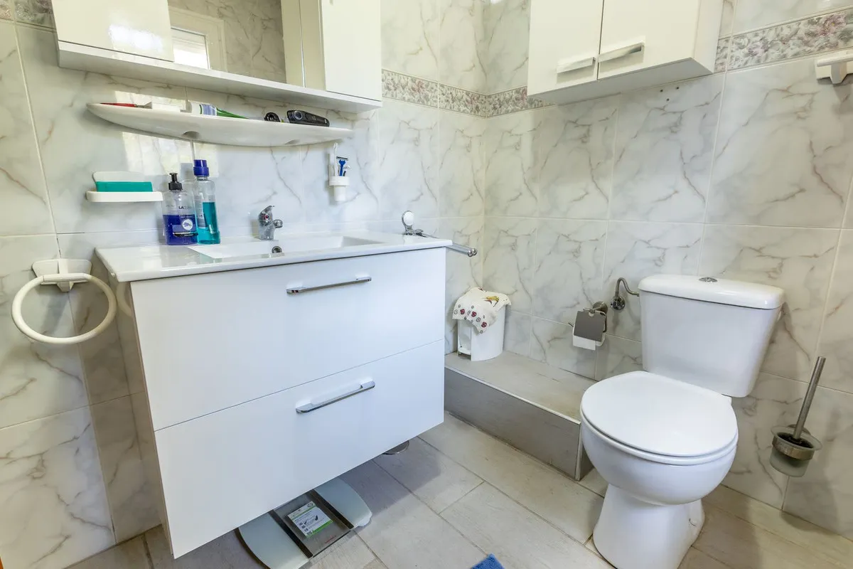 e20b06de-98b7-4964-a44e-31e6469483ff