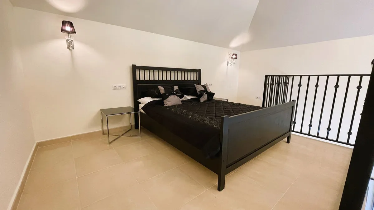 228d2361-83fc-4f3a-99f5-baa9e46749bc