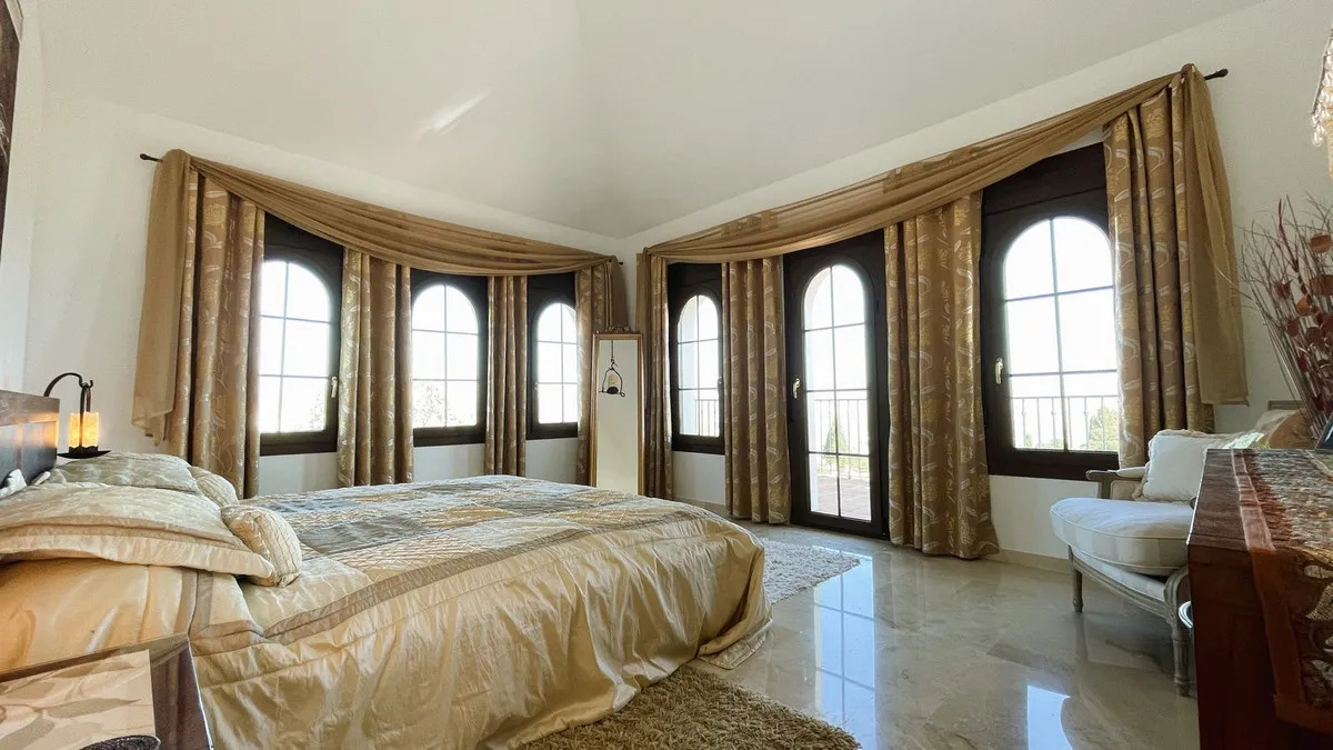 b164198a-c421-4d64-8289-317c96b5d290