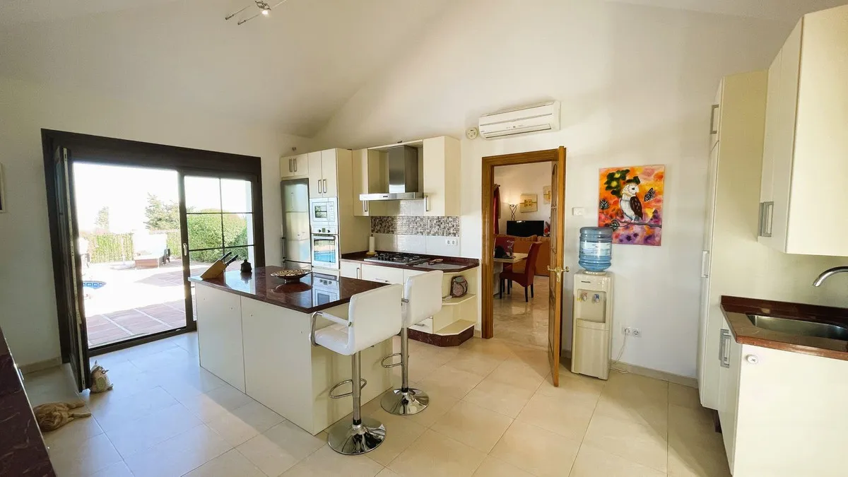 e47504a3-6a3a-4b82-813c-6f4cdba0b471