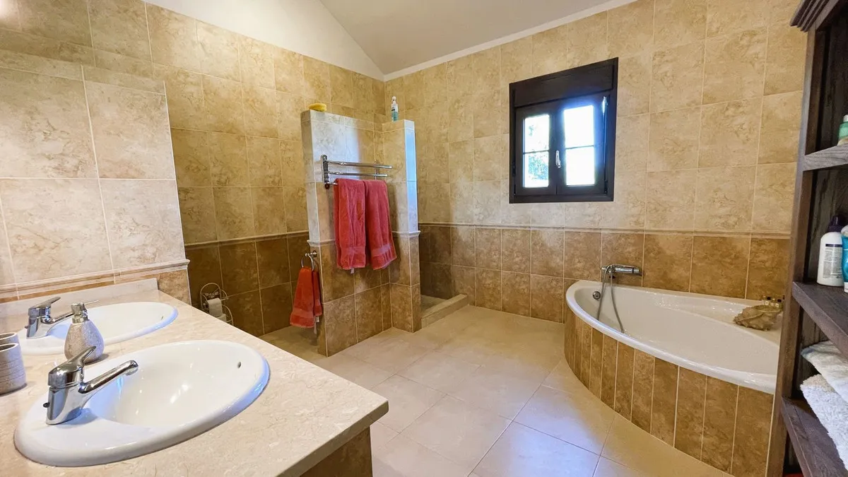 ebbc92de-a28b-4155-9b61-7125ac66c799