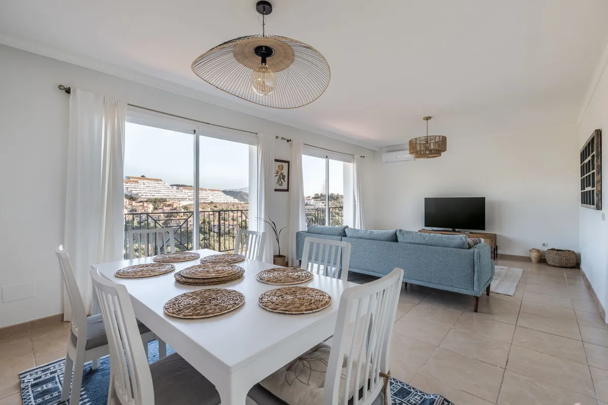 1003a696-945f-4cad-89a5-1af62853258d