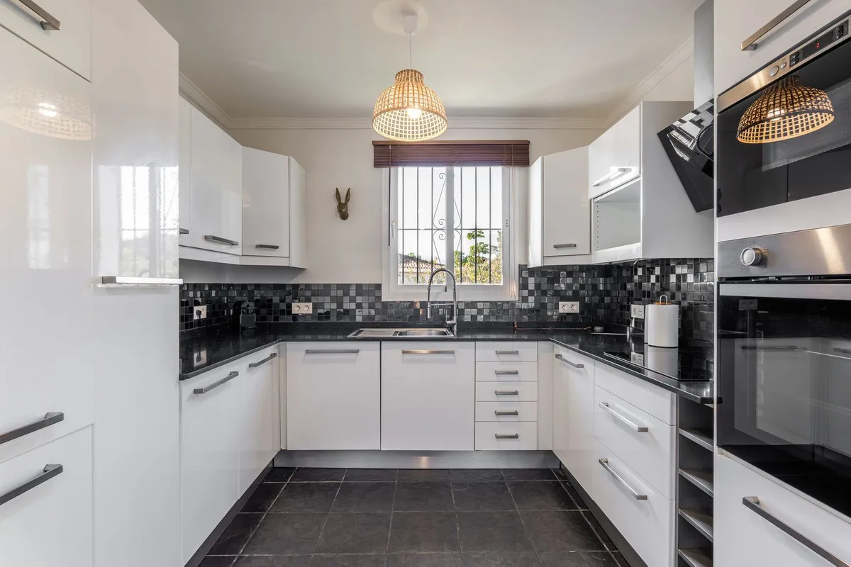 3c1d8176-03da-4d36-8fb9-5240a83a4e28