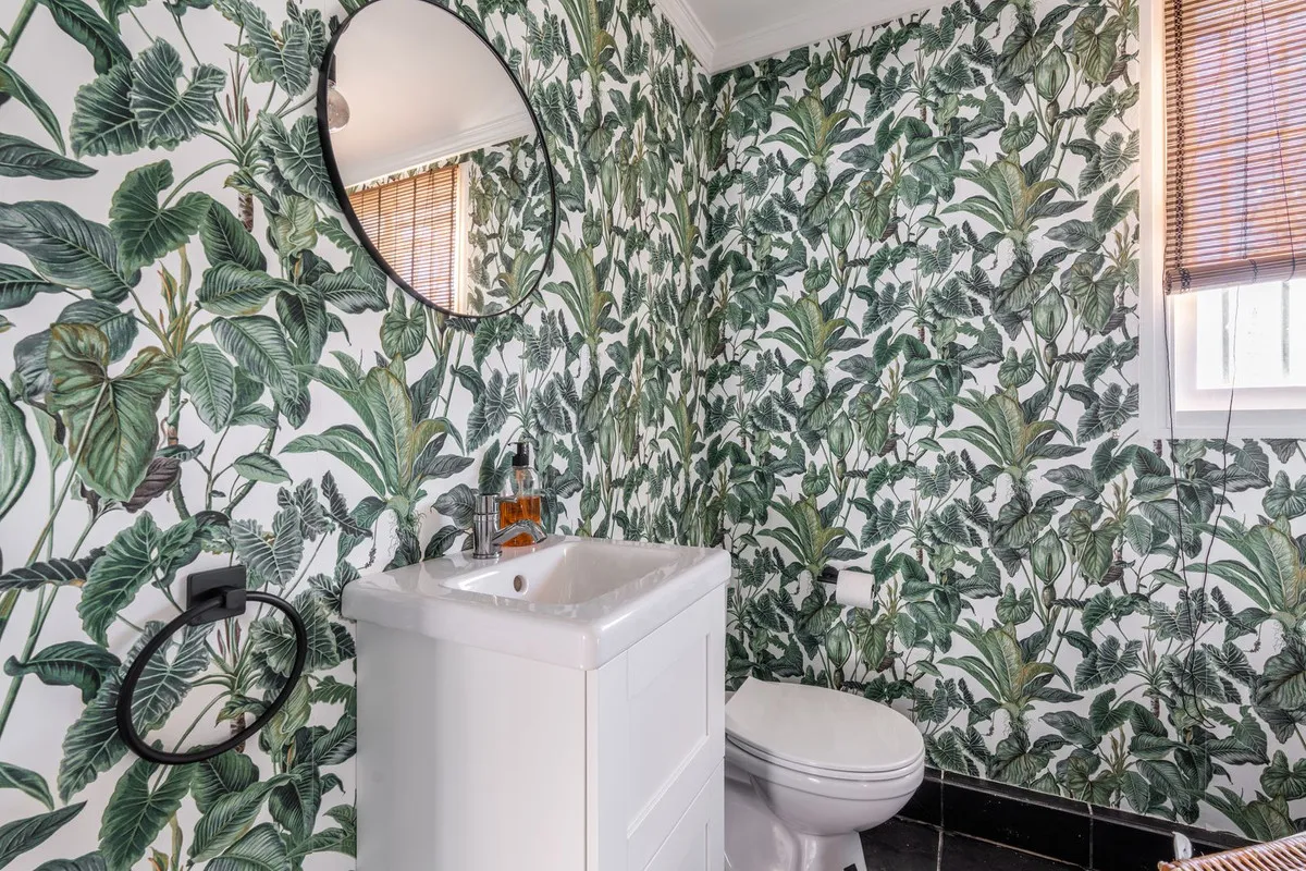 b0c3eec8-62e5-4735-8a93-8b200899ef9a