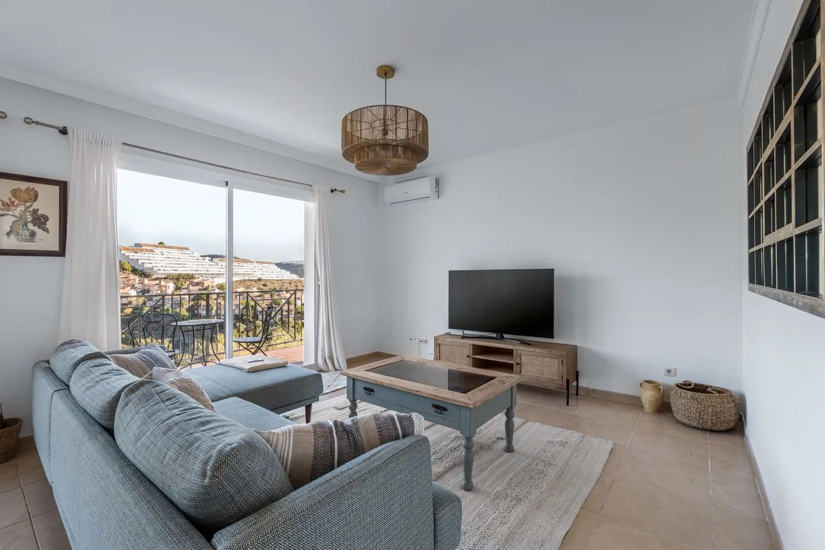 ceccccfd-4c64-4713-8ac1-85693dc0d950