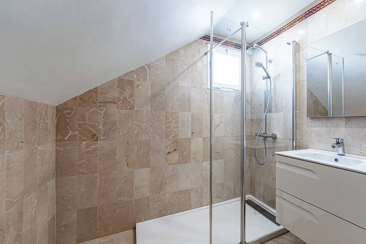 65b1e7d4-03f8-4a0c-b297-b49d4cee52e4