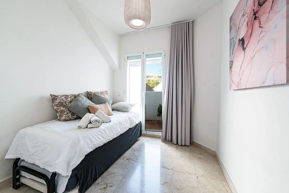 bd6e9bb1-1acb-40d3-a0bf-fce6dab9ff36