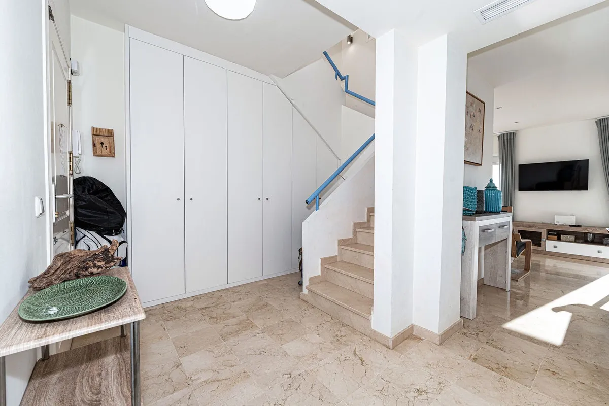 d0515b39-b489-4ca3-bfe9-cbe2564b8a71