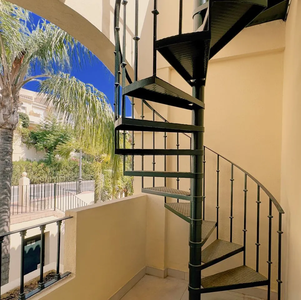 93991b5d-f001-4e09-bed7-c11277ea35fa