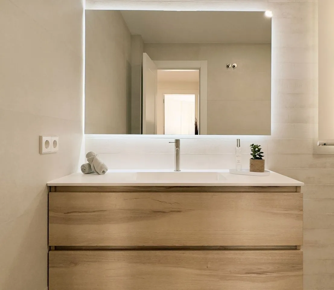 9bb518bd-c80f-4347-b314-c73ddda0a8d7