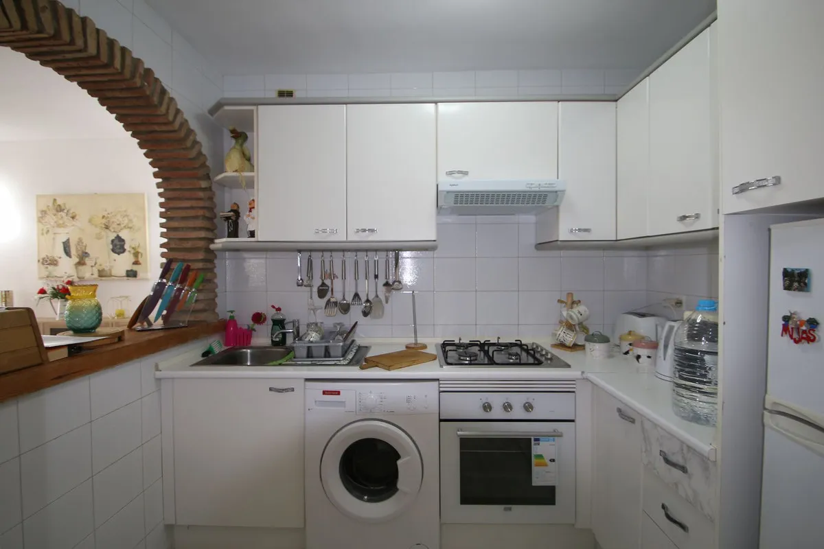 094651a6-f172-48d9-bfe3-e2e2e9794402