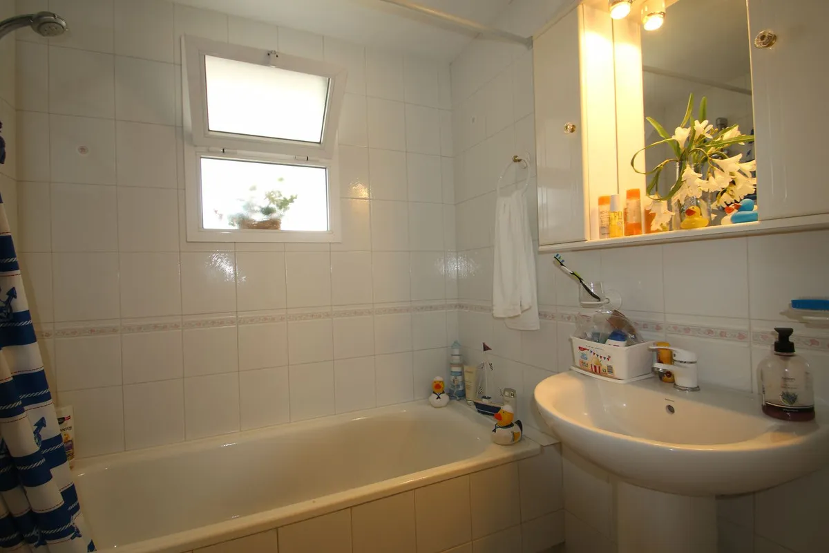 5a4beba8-c0d6-41bb-87a4-82893e8be320