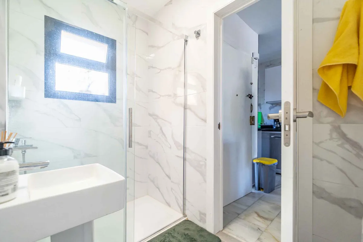 16094477-2f44-4c3a-afa0-8bbe99be3c53