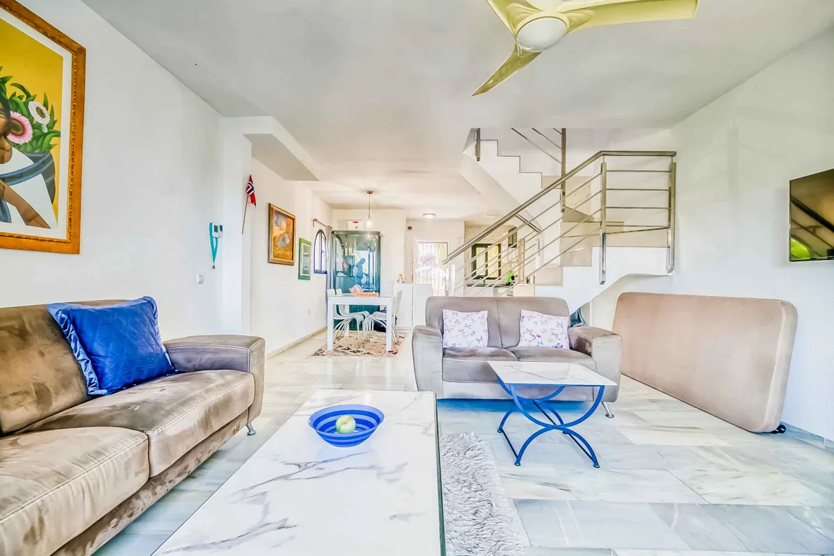 4f225385-0193-4e93-bf7e-9f3714b4d5c5