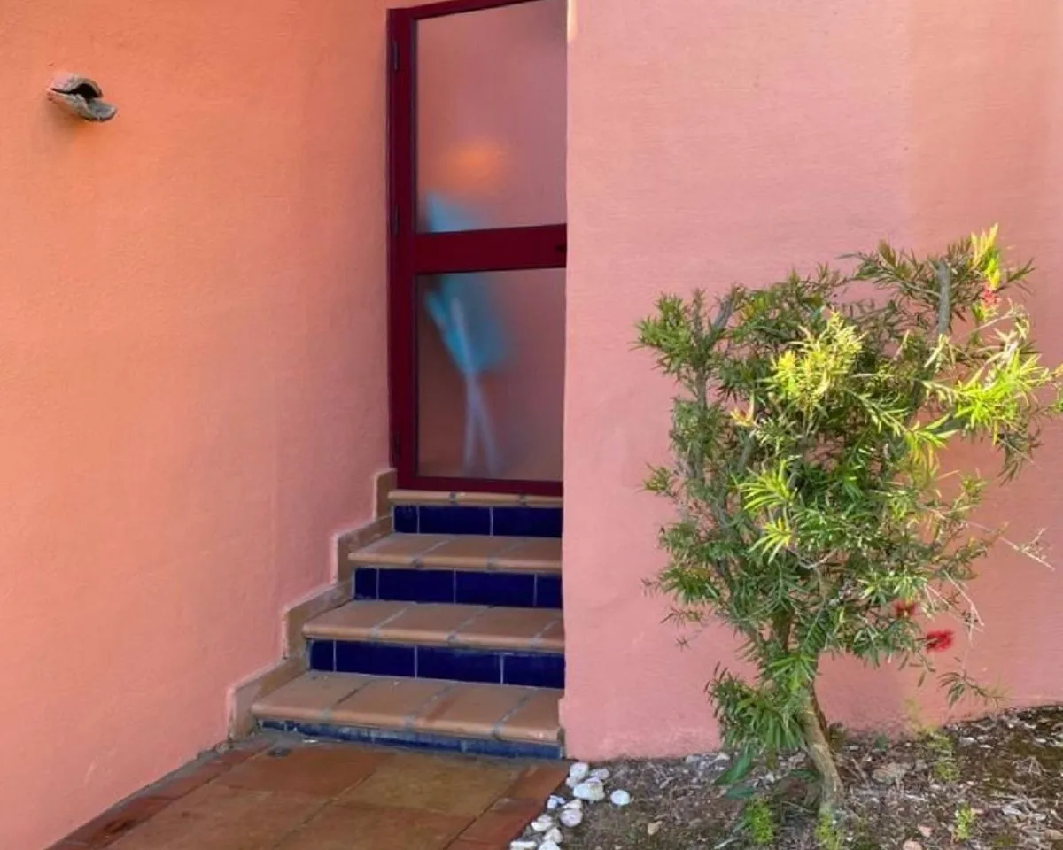 85382656-5522-4c12-bf80-cfbd6a7b2145