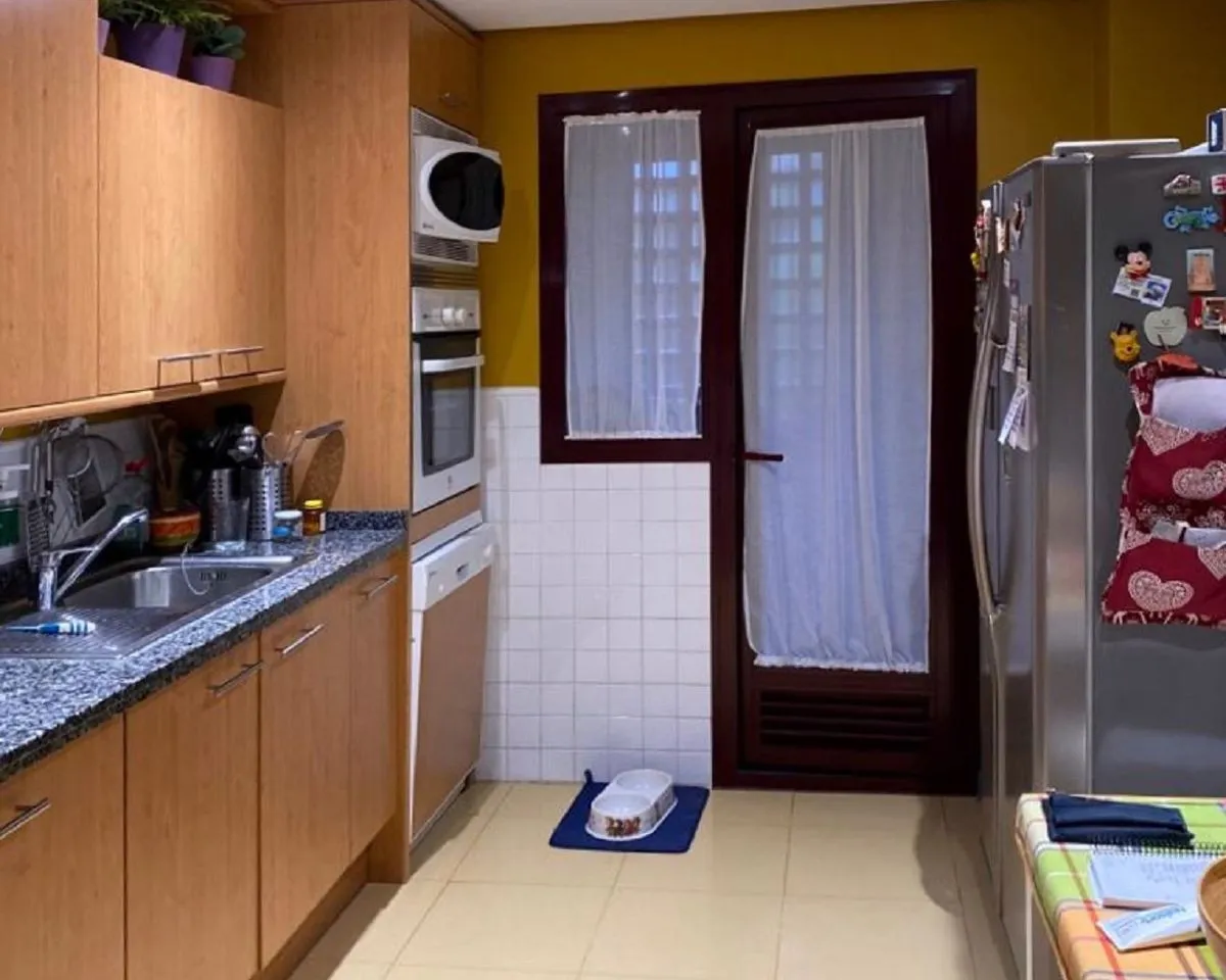 b9abd16a-d064-4a7c-82d9-78a0b66e06eb