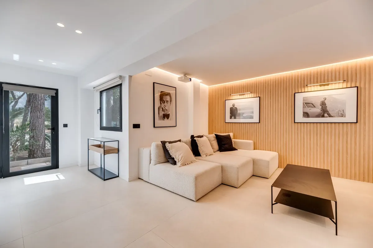 092db21e-439c-4a79-b371-fb9f89cc885b