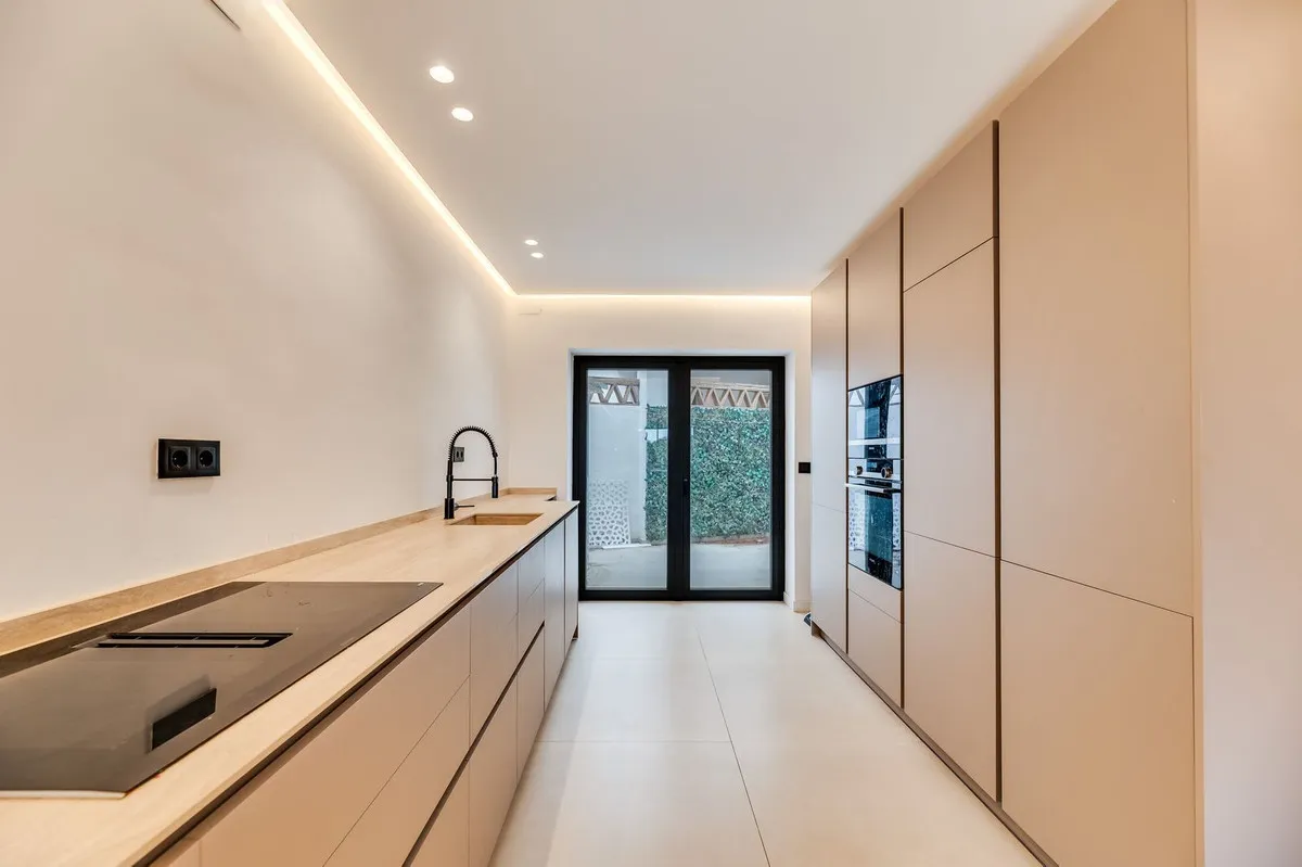 40fc5a3c-76bc-44f9-8d40-22e7e4893871