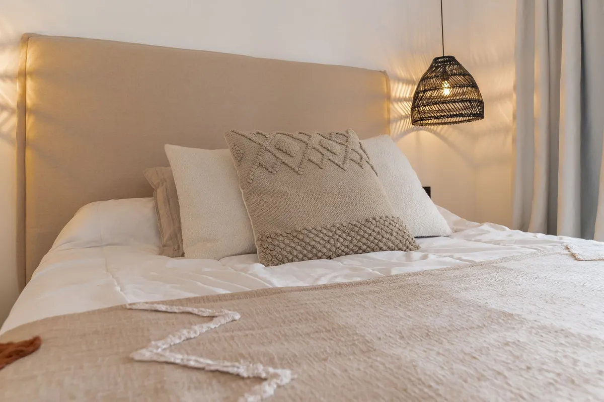 906bb04f-3c75-4505-bd12-6d630f1857a4