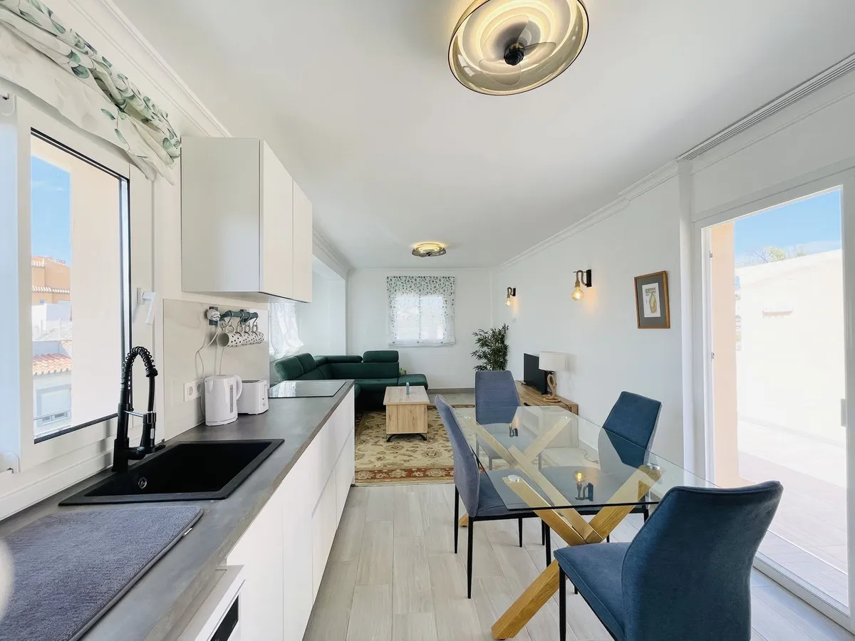 a8c930d2-f964-43b5-8d05-5e6c0d996c0b