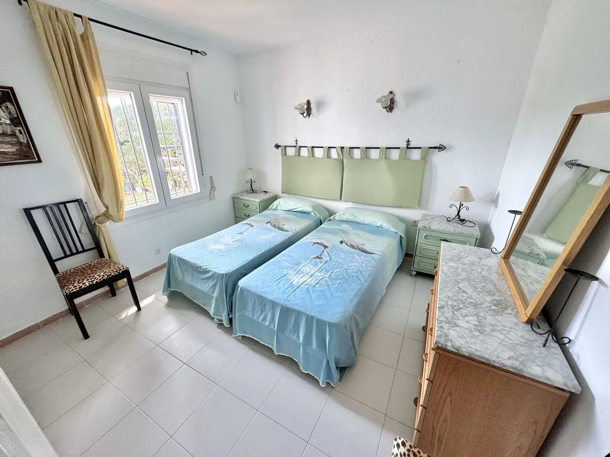 b28f79f7-bf2e-4066-83a6-0d33a41294e7