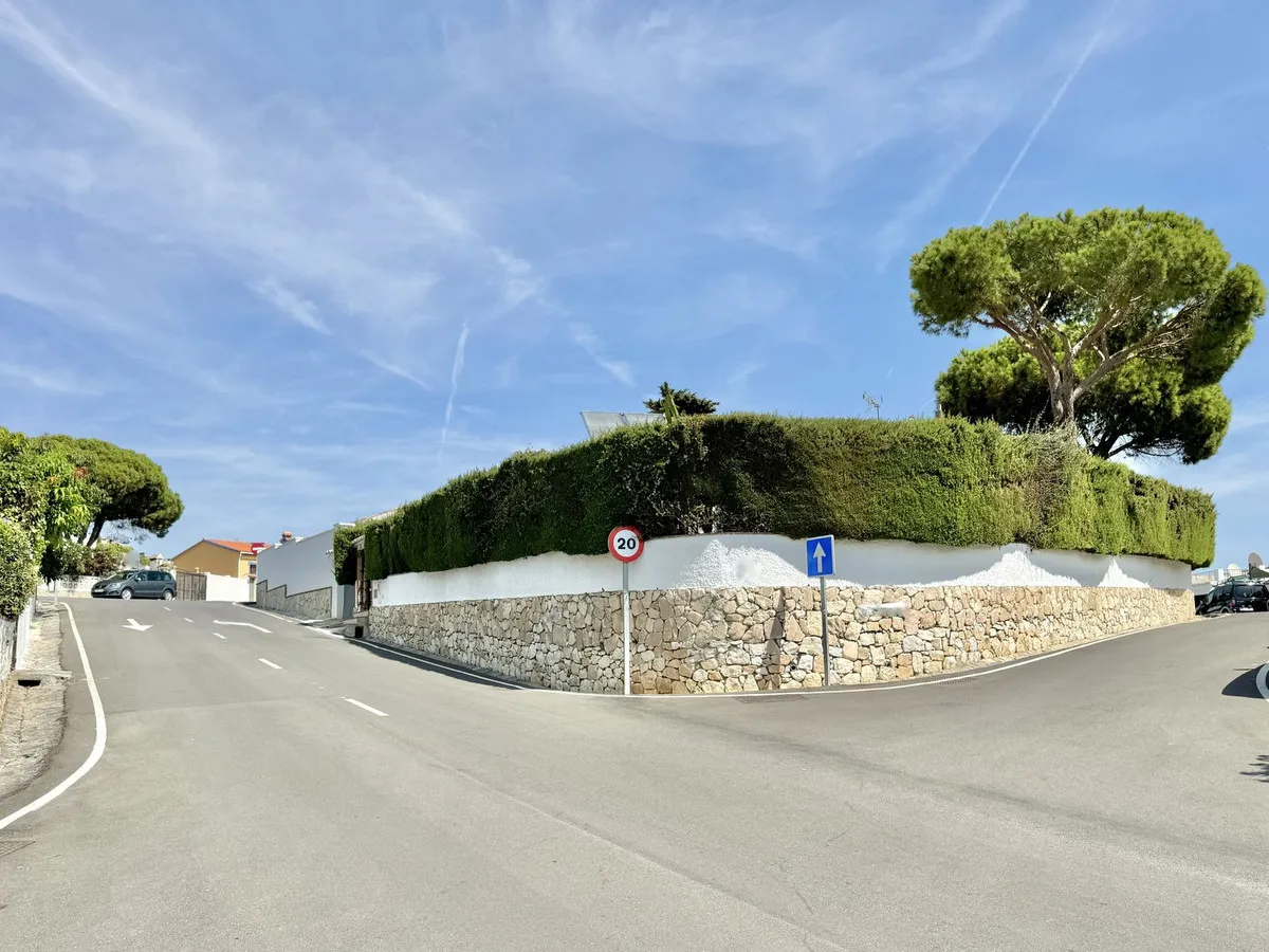 bbe8c0ac-225f-445e-b0fa-d20995f97565