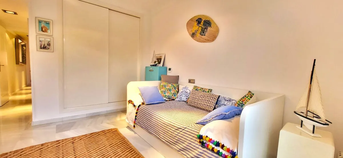 1a6043eb-52f8-4f3e-903e-92221640caf2