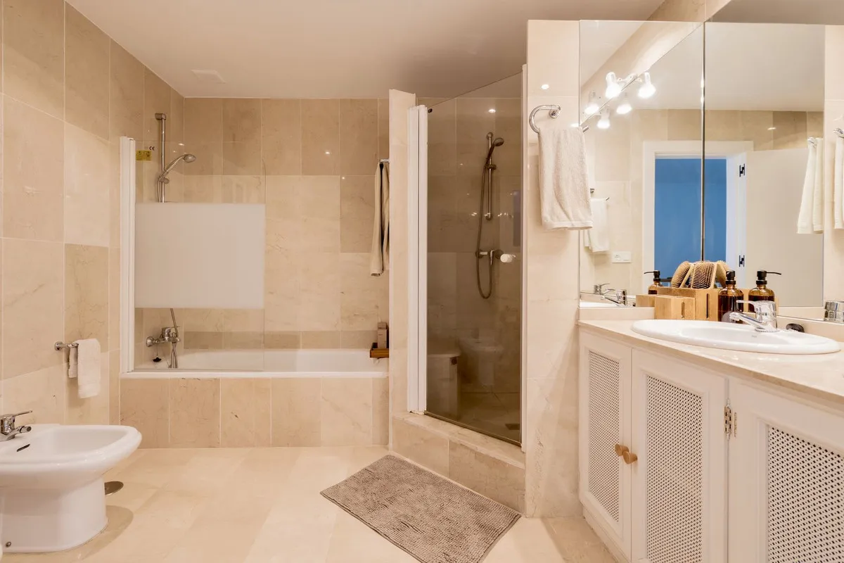 09266923-c78f-493d-8ab0-1ecfdfacbdb1