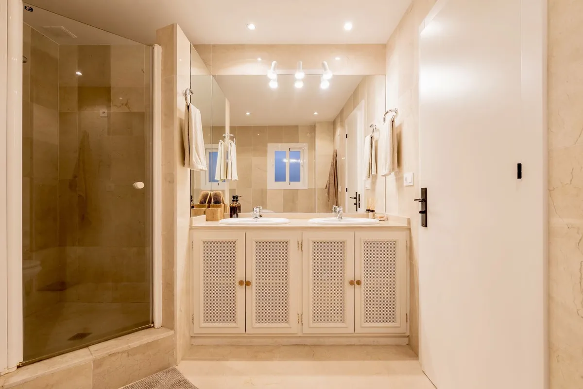 638ff241-abc0-4932-9772-4a6a9429b96d