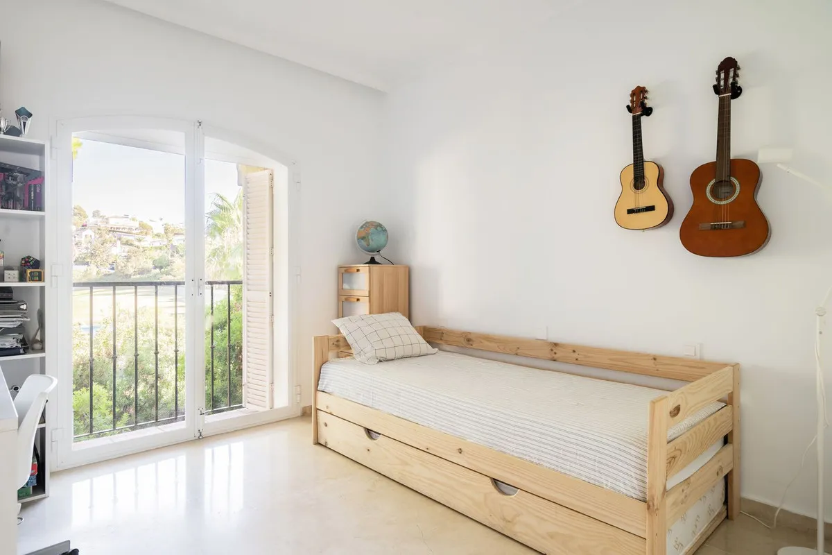 eaff31b5-f53f-415b-b4b0-ff5818c1dbe6