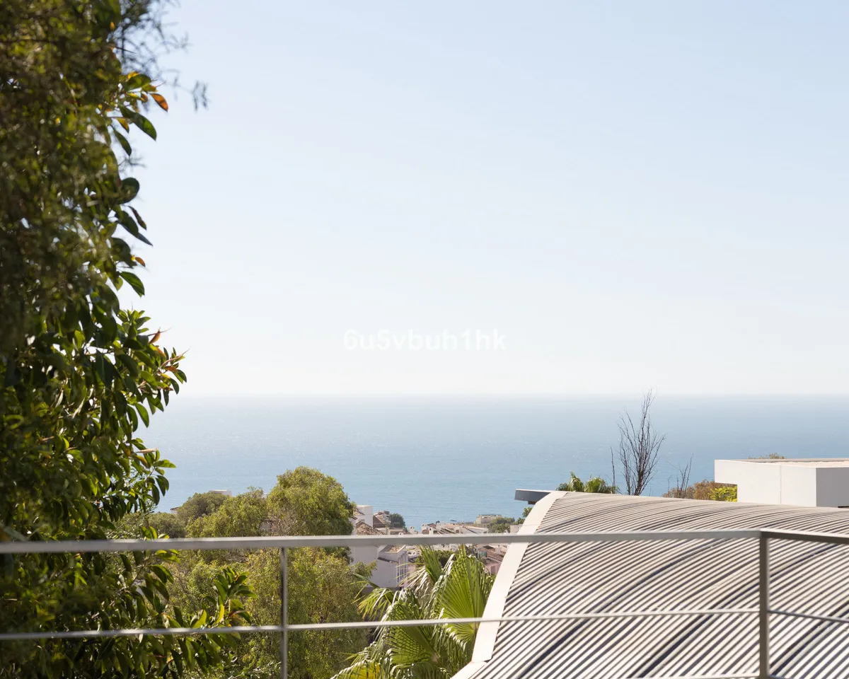 c5593d82-3d48-4831-94a6-f61e4d0d1fac