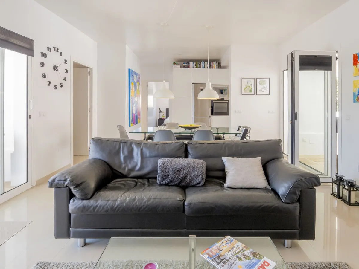 090233a0-5d78-4732-8554-78c3b4bd86fc