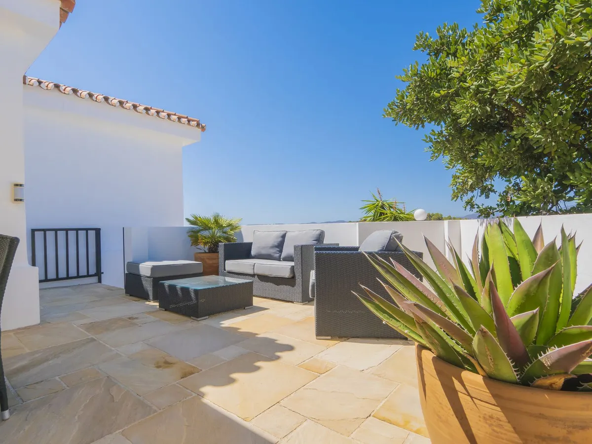 2201ecf8-b9a3-475d-8285-fac05404fef2