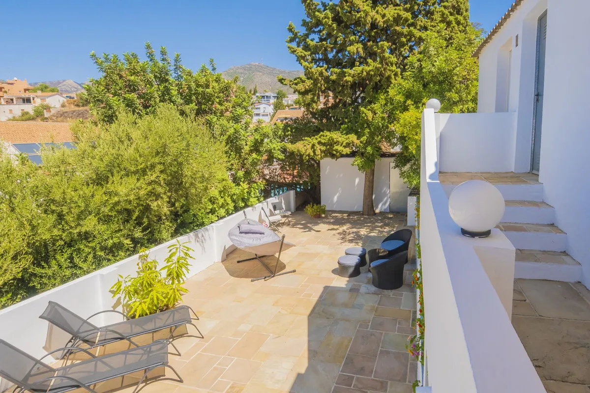 27adce8c-b95f-4873-b2f9-5e949a2aef32