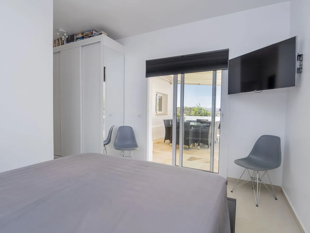 31c83aef-9d90-40df-b3b9-3161c4cc5033