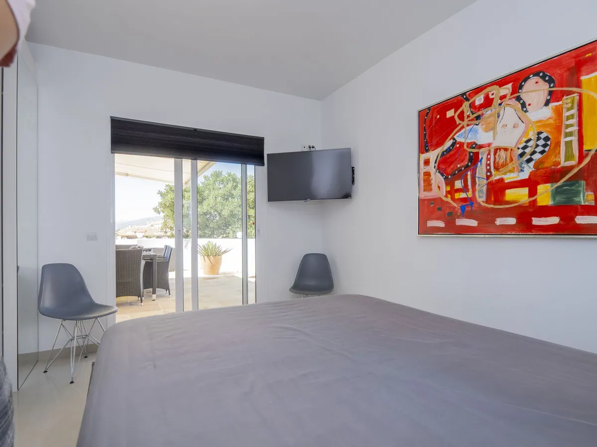 69643456-75bc-4667-b9d0-1038a2d5f296