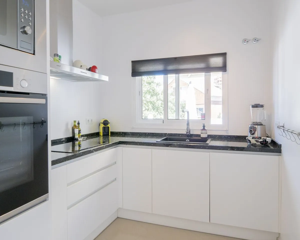 b2b567f1-d8be-4ad4-85d3-28d69424030f