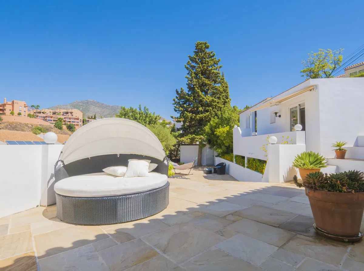 ced9c698-f3fb-4db2-9ef7-5909d78319a9