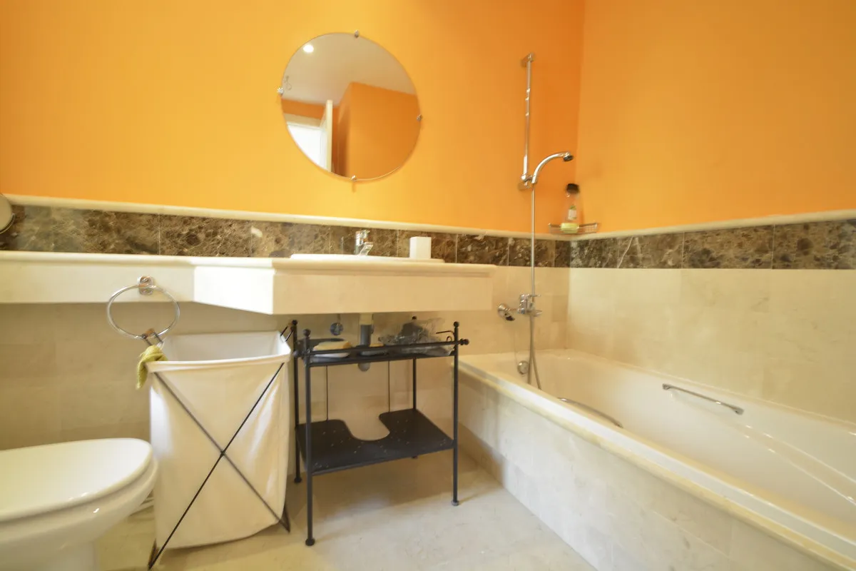 7fb6c9a2-c1c7-4c4a-9156-817dcba701f3