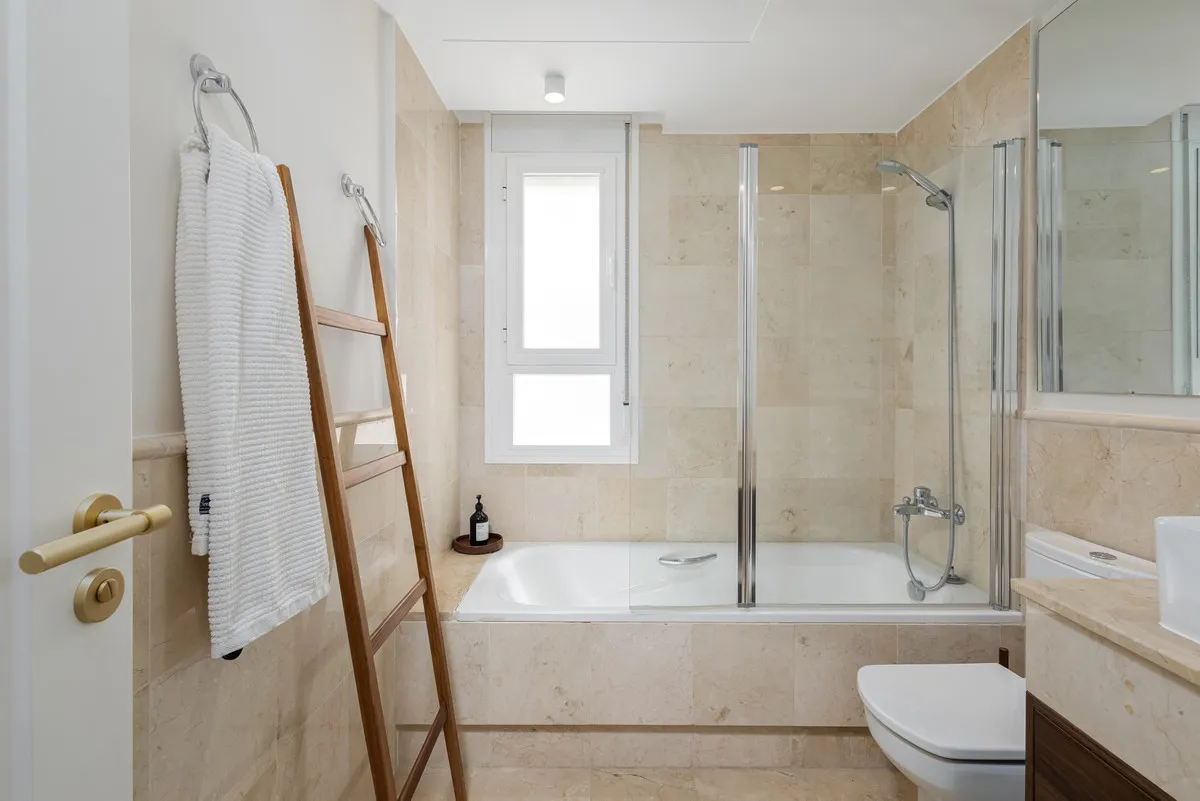 439955a2-45e9-456a-84e5-d8ef4497936e