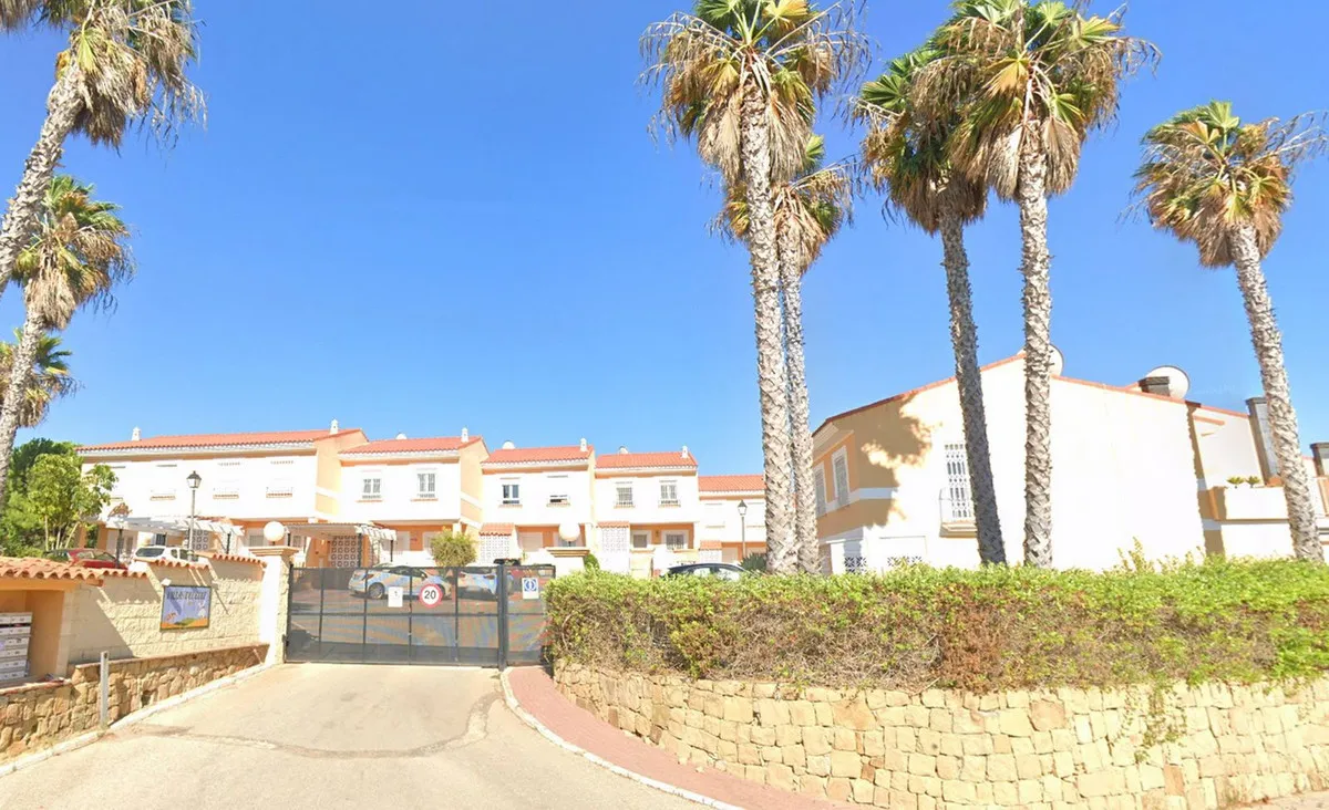 856ca3f8-26f7-40ec-a257-18bd9ba04536