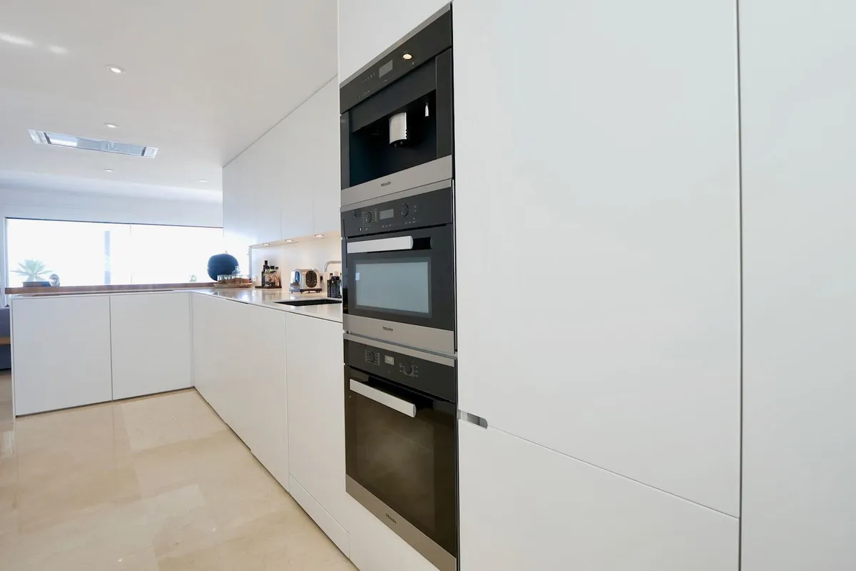 15cc3679-77fb-4b95-acf1-063b8d1885d4