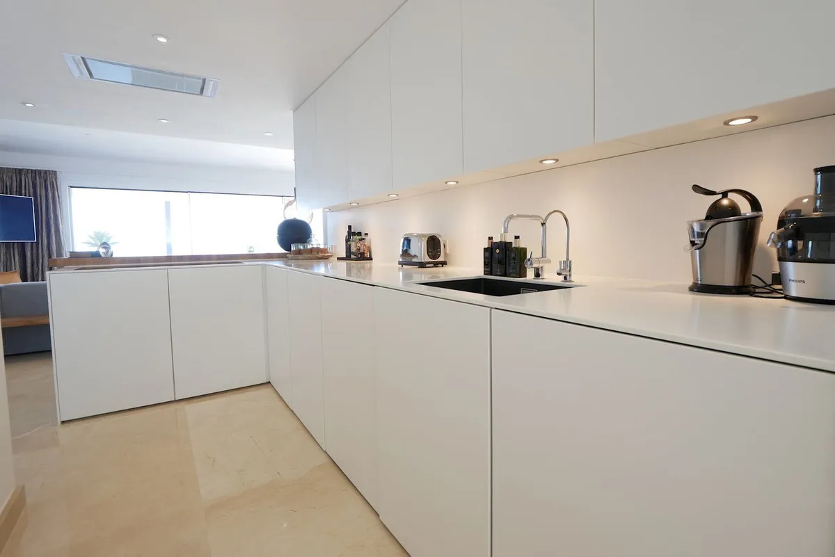 17b1eb12-6948-47b7-a709-0a2322bfc894